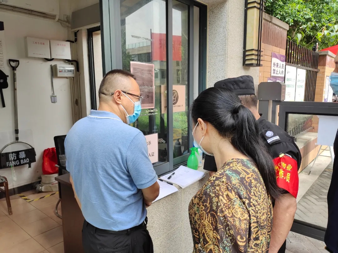 1629076132103914.jpg 640.webp (4).jpg