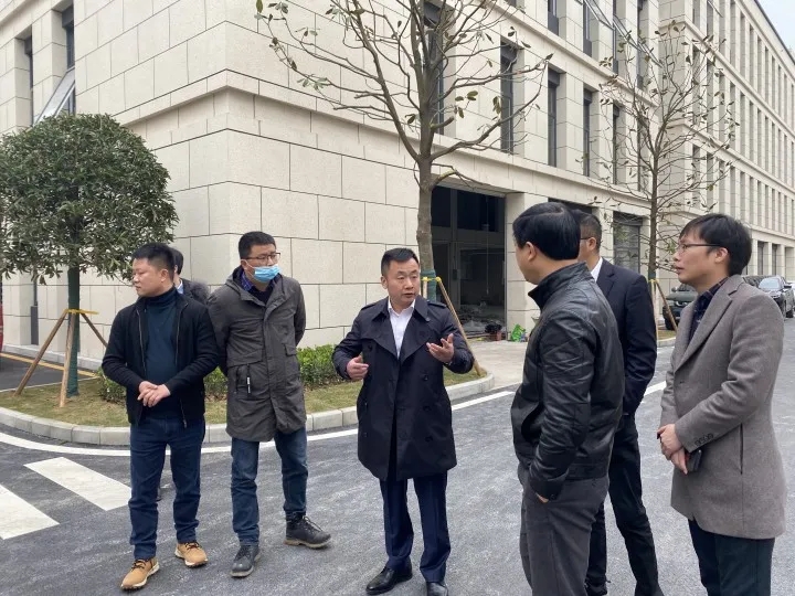 1640917974626699.jpg 640.webp (22).jpg