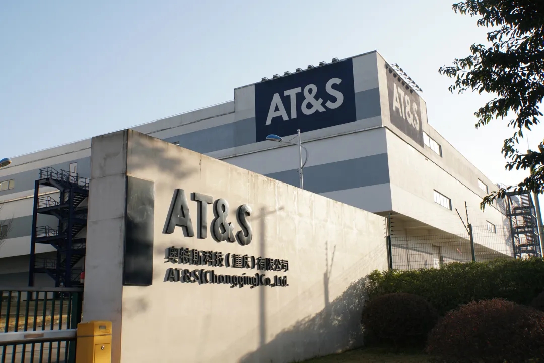 1642036903707329.jpg 640.webp (7).jpg