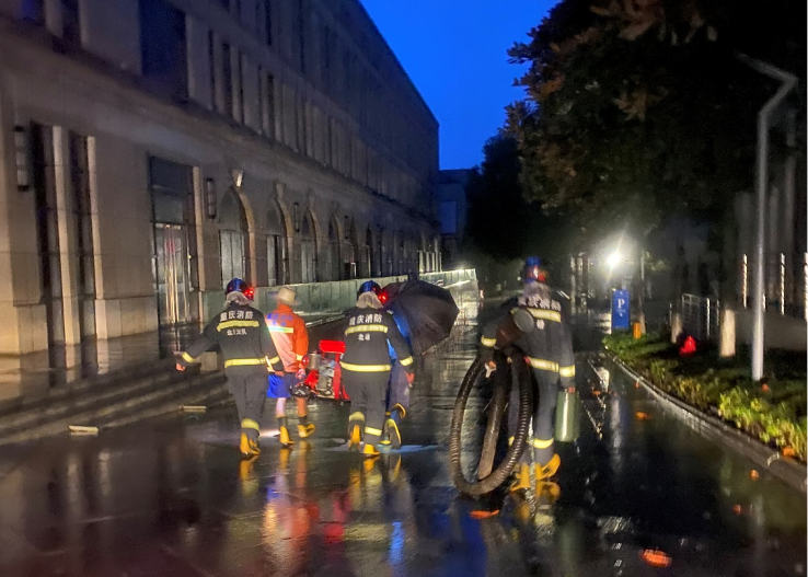 1688704870359360.png 640.png