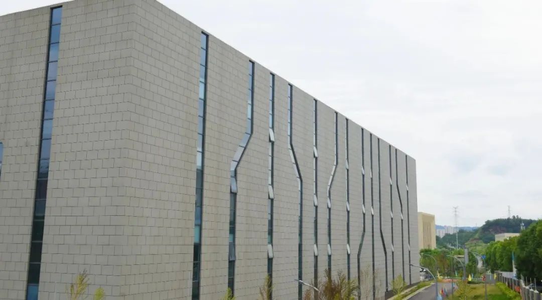 1696814871661776.jpg 640 (1).jpg